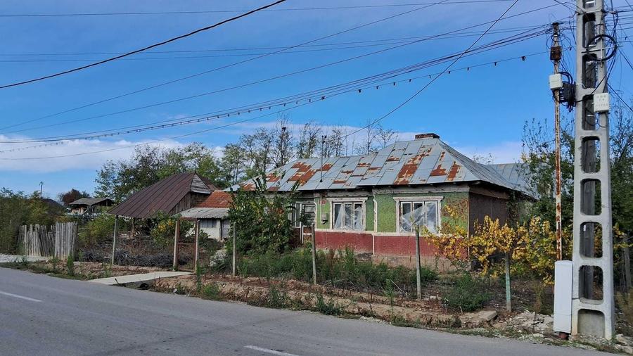 Casă cu 4 camere în Fierbinții de Jos