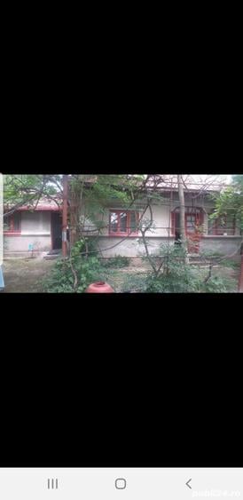 Casă cu 6 camere cu Teren 4000 Mp în Petrești