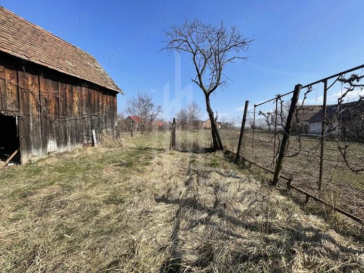Casă cu 3 camere cu Teren 1464 Mp în Porumbacu de Jos