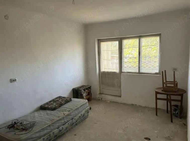 Apartament cu 2 camere decomandat în Stâlpu