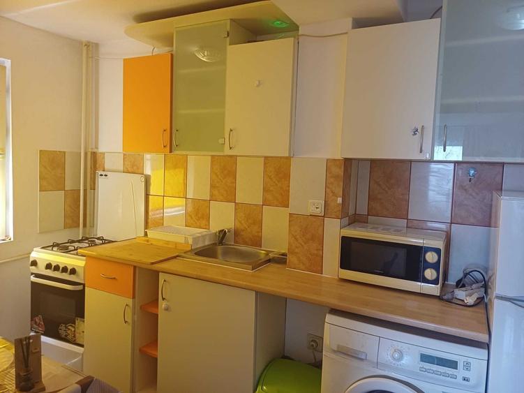 Apartament cu 2 camere semidecomandat în Brâncoveanu