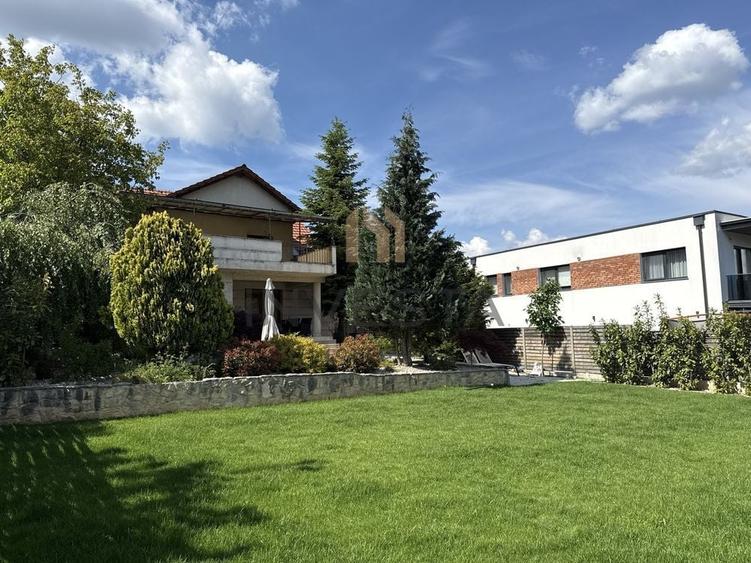 Casă individuală cu 4 camere cu Canalizare în Mănăștur
