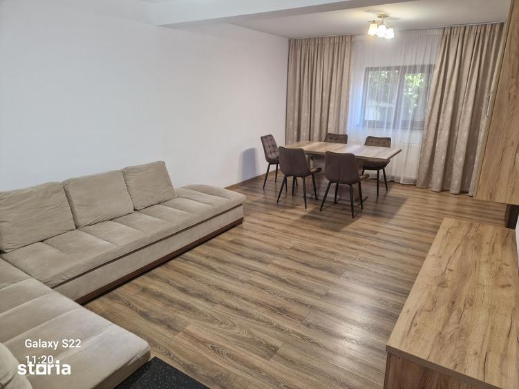 Casă cu 5 camere cu Teren 300 Mp în Roșu