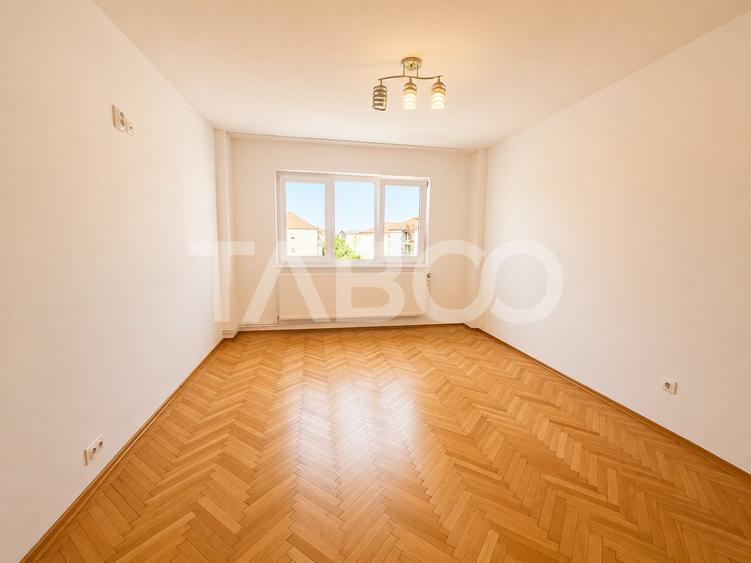 Apartament cu 2 camere decomandat în Ștrand