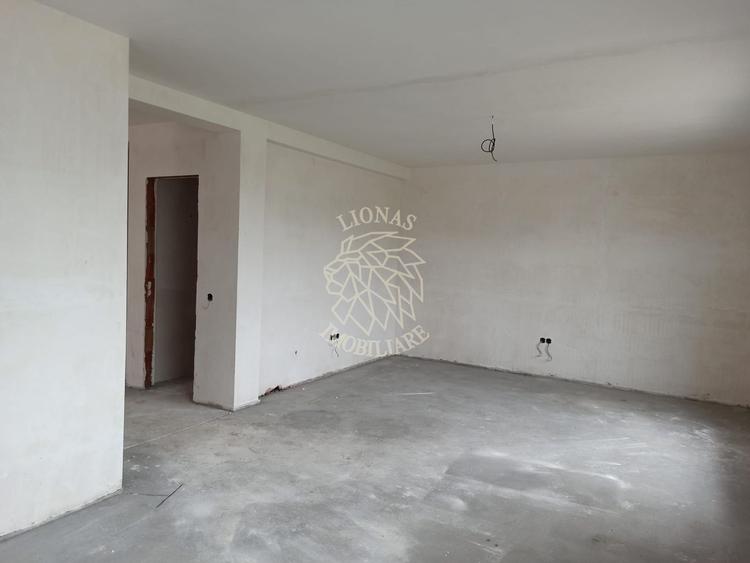 Apartament cu 3 camere decomandat în Vest