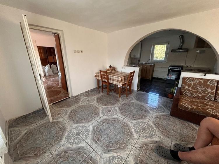 Inchiriez apartament 3 camere - 5