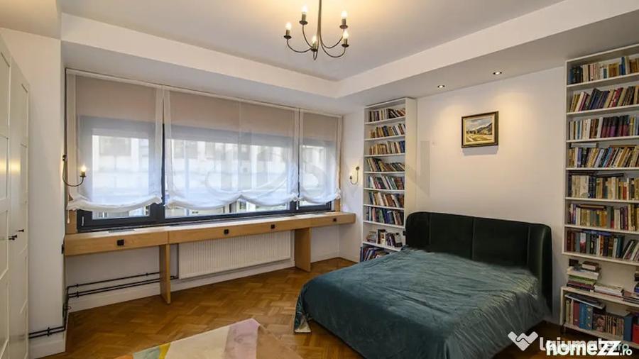 Apartament cu 5 camere semidecomandat în Calea Victoriei