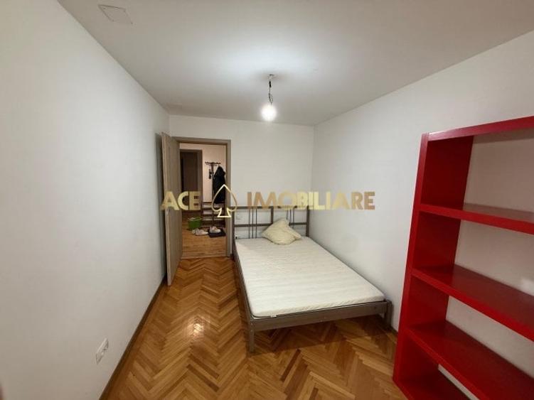 Apartament cu 4 camere semidecomandat, mobilat în Sălăjan