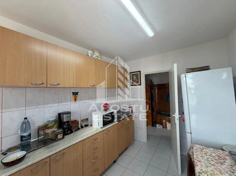 Apartament cu 2 camere decomandat în Lipovei