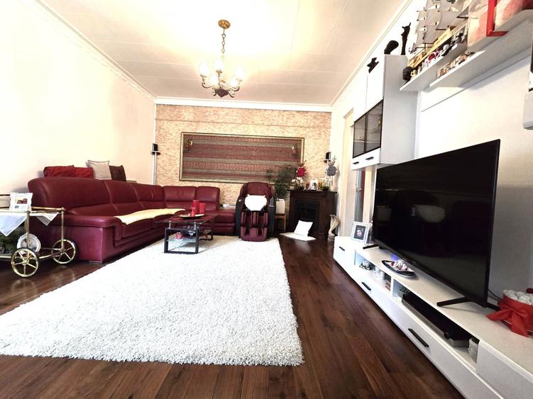 Apartament exclusivist în clădire istorică – 100 mp, 3 camere, Central - 1