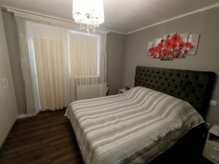Duplex cu 4 camere cu Canalizare în Florești