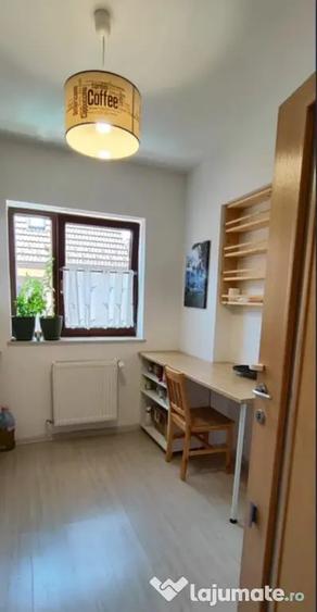 Apartament cu 2 camere decomandat în Tractorul