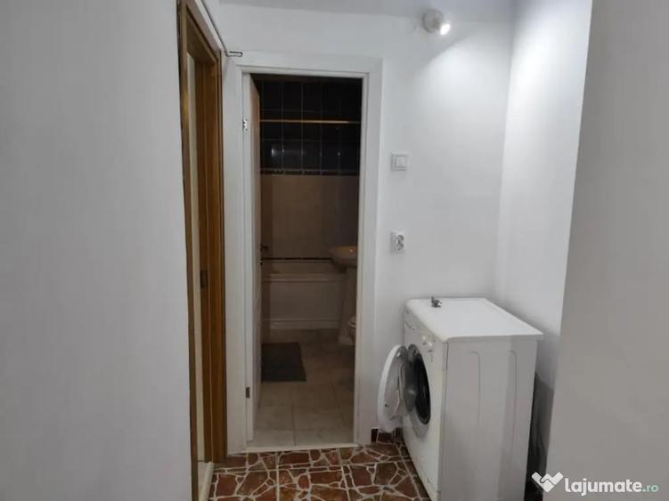 Apartament cu 2 camere decomandat în Poiana