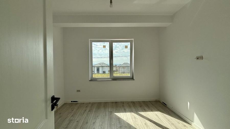 Casă cu 4 camere cu Teren 360 Mp în Valea Lupului