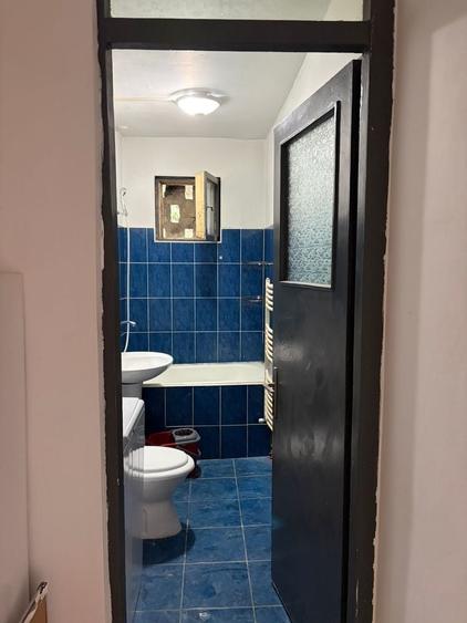 Apartament cu 3 camere semidecomandat în Dâmbu Pietros