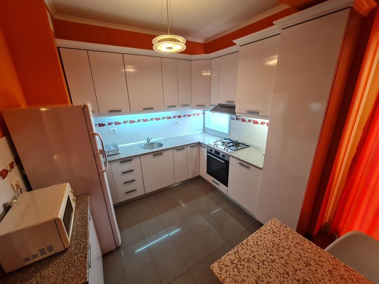 Apartament cu 2 camere decomandat în UTA