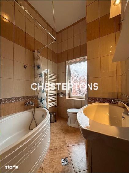 Apartament cu 3 camere decomandat în Primăverii