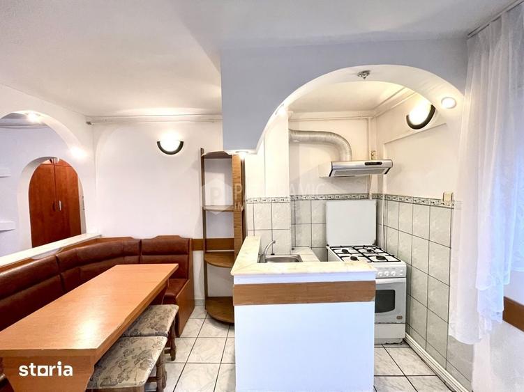 Apartament cu 3 camere decomandat în Micro 17