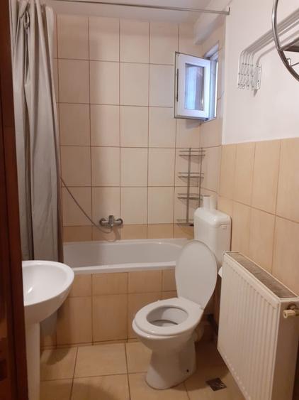 Garsonieră decomandată în Soarelui