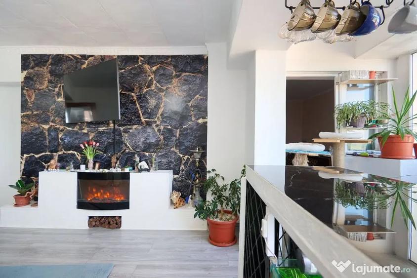 Apartament cu 4 camere decomandat în Central