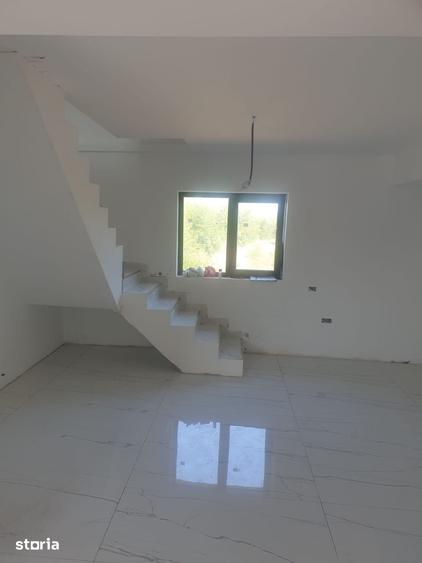 Casă cu 4 camere cu Teren 300 Mp în Valu lui Traian