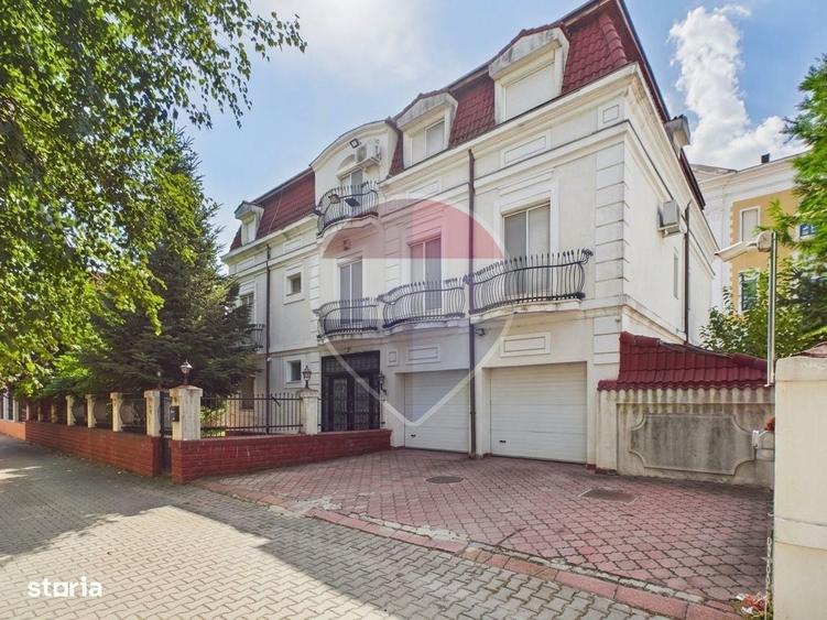Casă cu 4 camere în Central