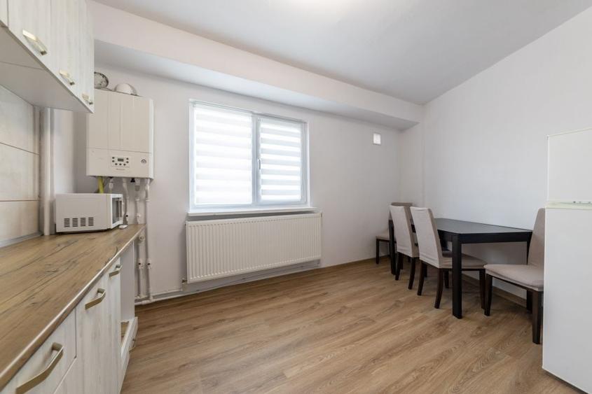 Apartament cu 3 camere decomandat, mobilat în Banat