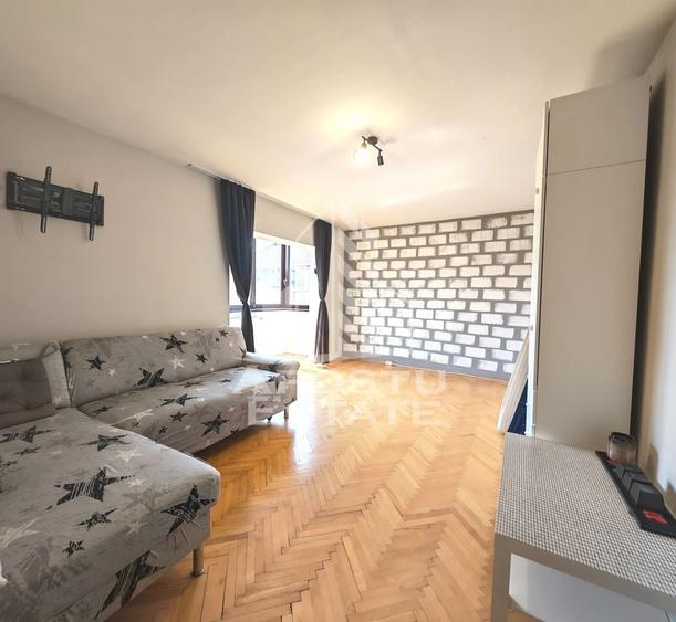 Apartament cu 2 camere decomandat, mobilat în Bucovina