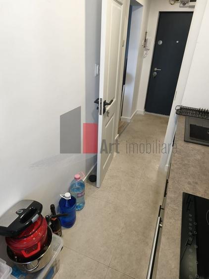 Apartament cu 2 camere semidecomandat, mobilat în Giurgiului