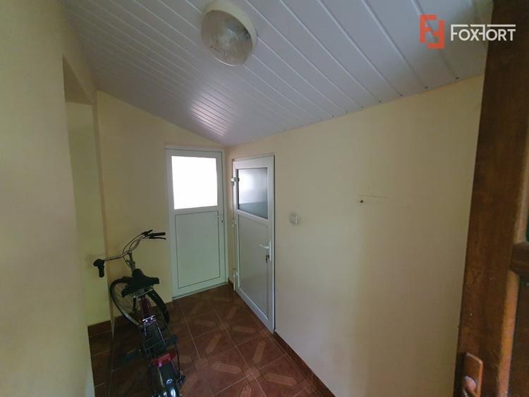 Casă individuală cu 3 camere cu Garaj în Livezile