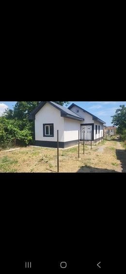 Casă cu 3 camere în Lumina