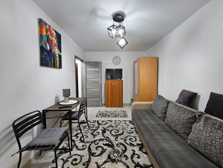 Apartament cu 1 camere semidecomandat în Zorilor