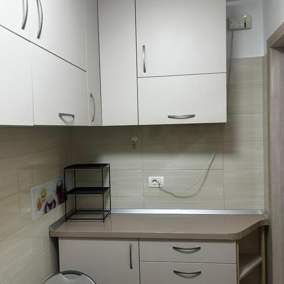 Apartament cu 3 camere decomandat, mobilat în Giurgiului