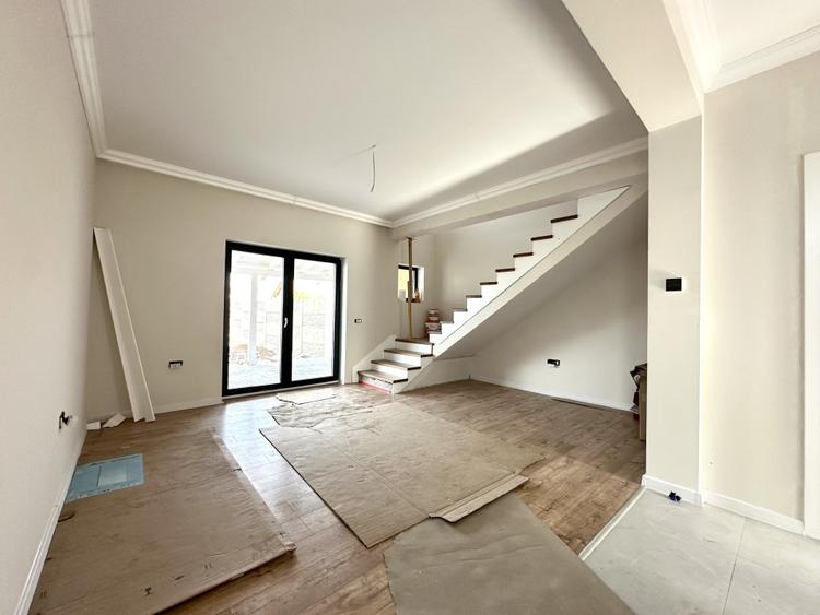 Duplex cu 3 camere cu Canalizare în Sânandrei