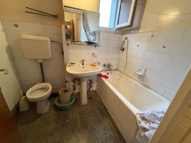 Apartament cu 2 camere semidecomandat în Titan