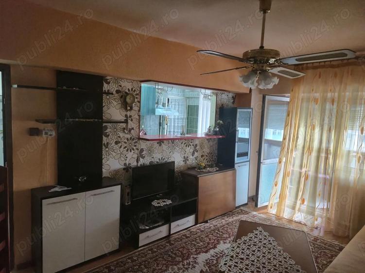 Garsonieră decomandată în Central