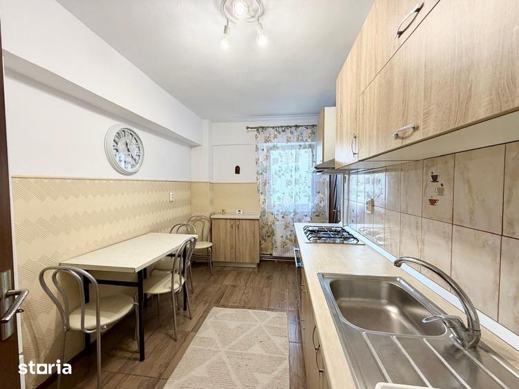Apartament cu 4 camere decomandat în Trei Stejari