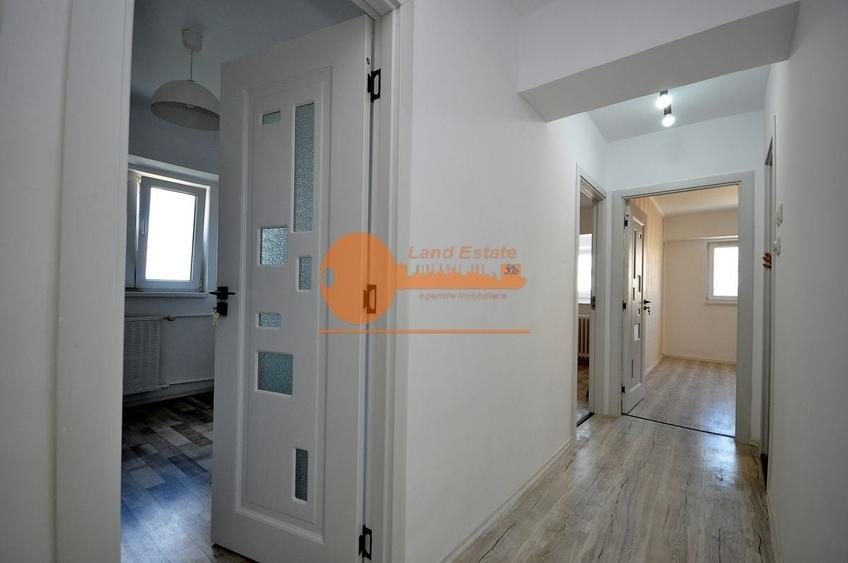 Apartament cu 3 camere semidecomandat în Păcii