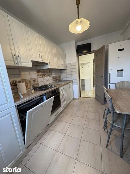 Apartament cu 3 camere decomandat în Mazepa 2