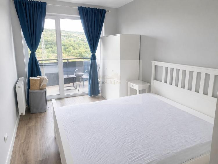 Apartament cu 2 camere semidecomandat, mobilat în Sopor