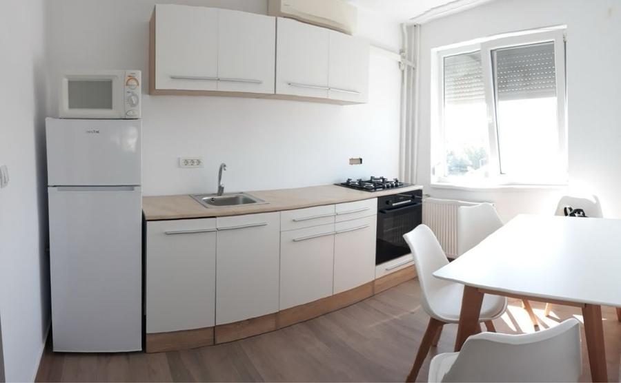 Apartament cu 2 camere decomandat în Exterior Vest