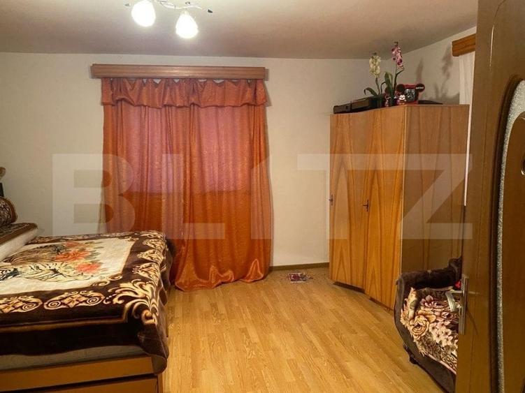 Casă individuală cu 7 camere cu Teren 1700 Mp în Horodnic