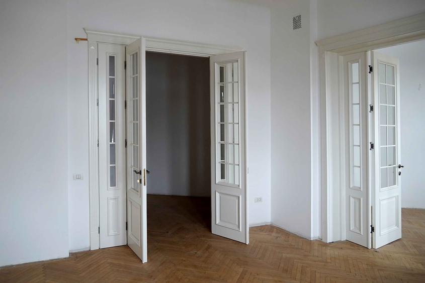 Apartament cu 3 camere în P-ța Unirii
