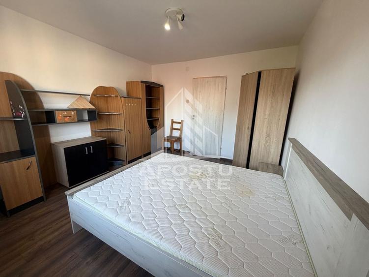 Apartament cu 3 camere decomandat în Aradului