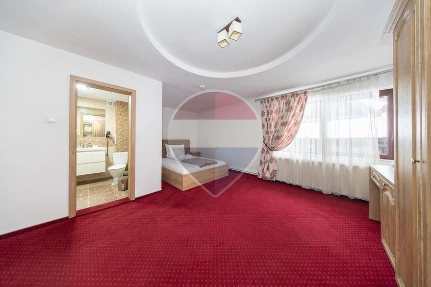 Casă cu 13 camere cu Teren 869 Mp în Central