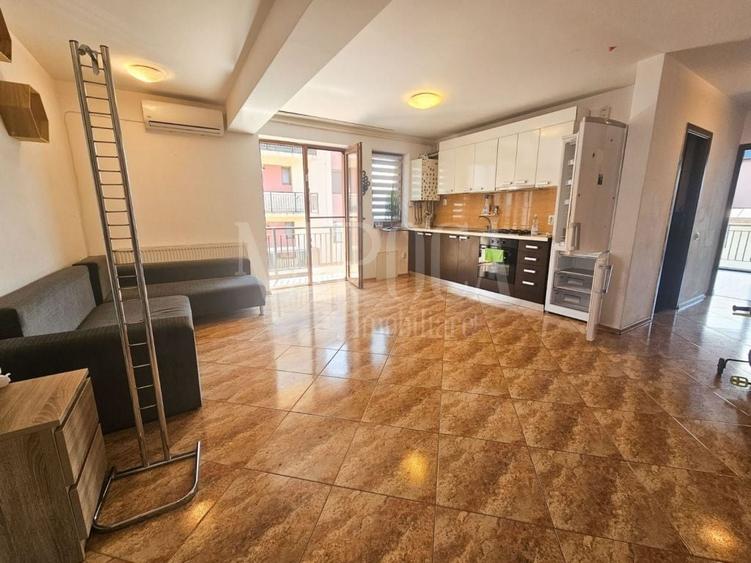 Apartament 3 camere de vanzare in Floresti - 1