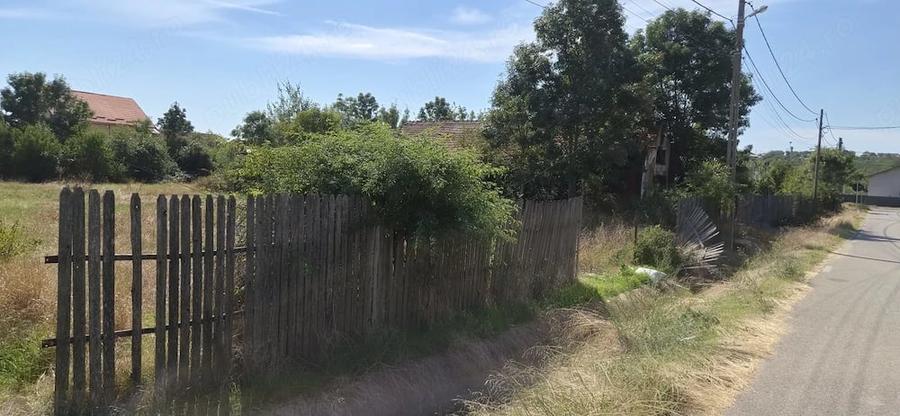 Vand doua loturi teren intravialn, Mosoaia, Hintesti, in suprafata de 800 si 1600 mp cu utilitati - 3
