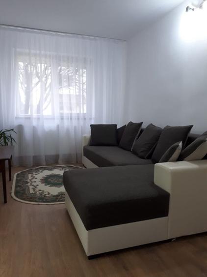 Apartament cu 3 camere decomandat în Petru Rareș