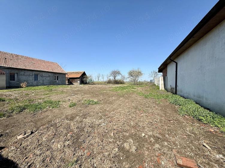 Teren de 1476 mp, în Cerna