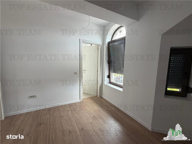 Casă cu 4 camere în Ostratu